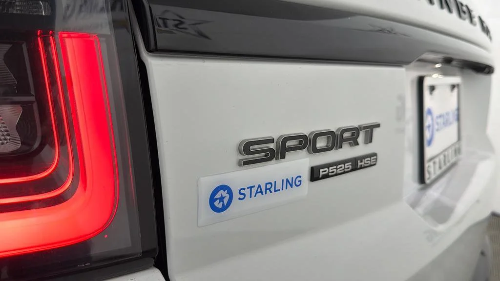 Used 2022 White Land Rover HSE Dynamic image 40