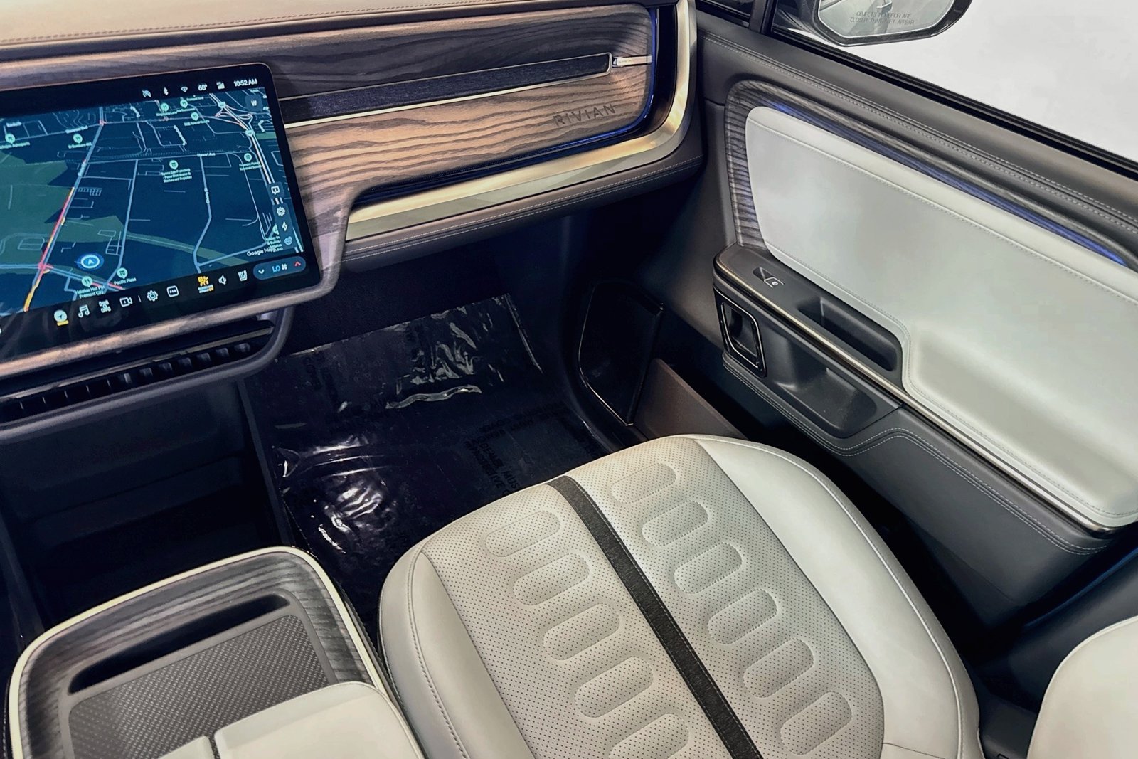 Used 2022 Rivian Blue Rivian Adventure Package image 19