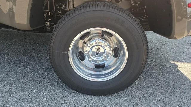 New 2026 Marsh Gray Ford Lariat 4WD image 31