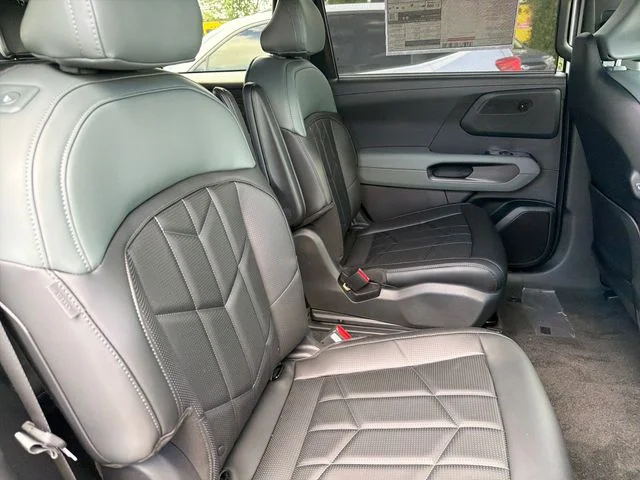 New 2027 Glacial White Pearl Kia X-LINE SX image 21