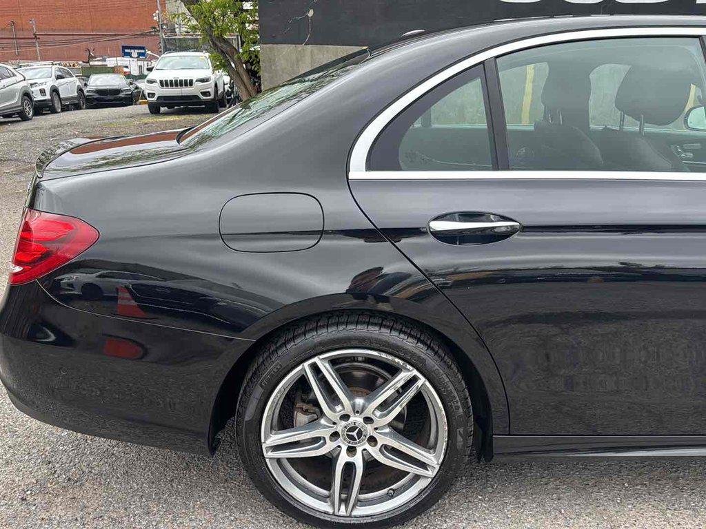 Used 2018 Black Mercedes-Benz 4MATIC® image 10