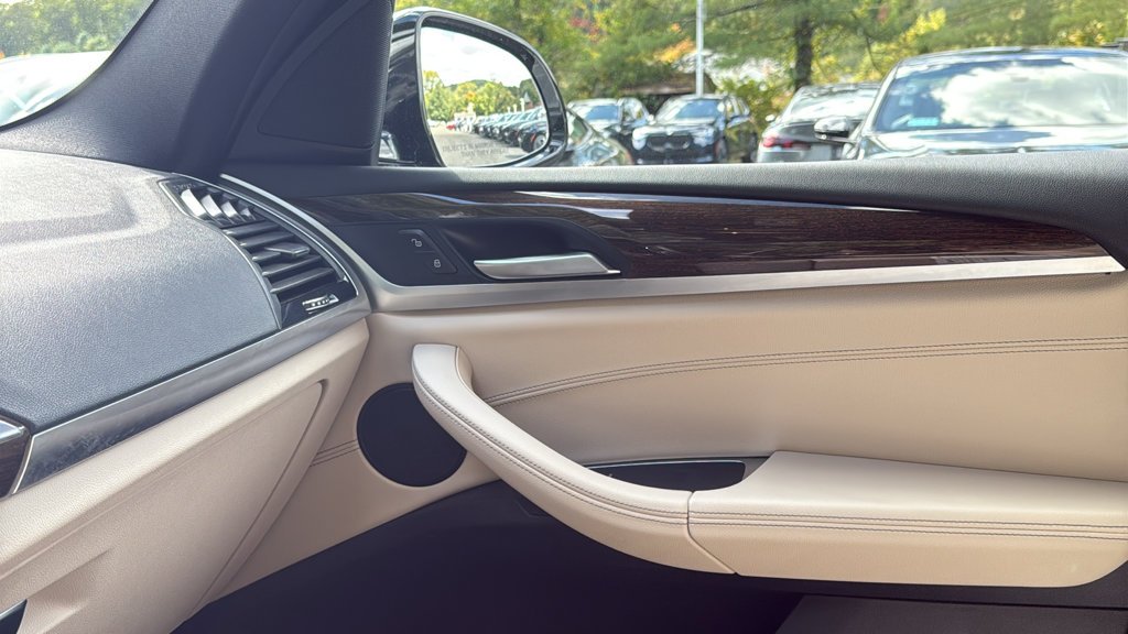 Used 2021 Mineral White Metallic BMW xDrive30i image 19