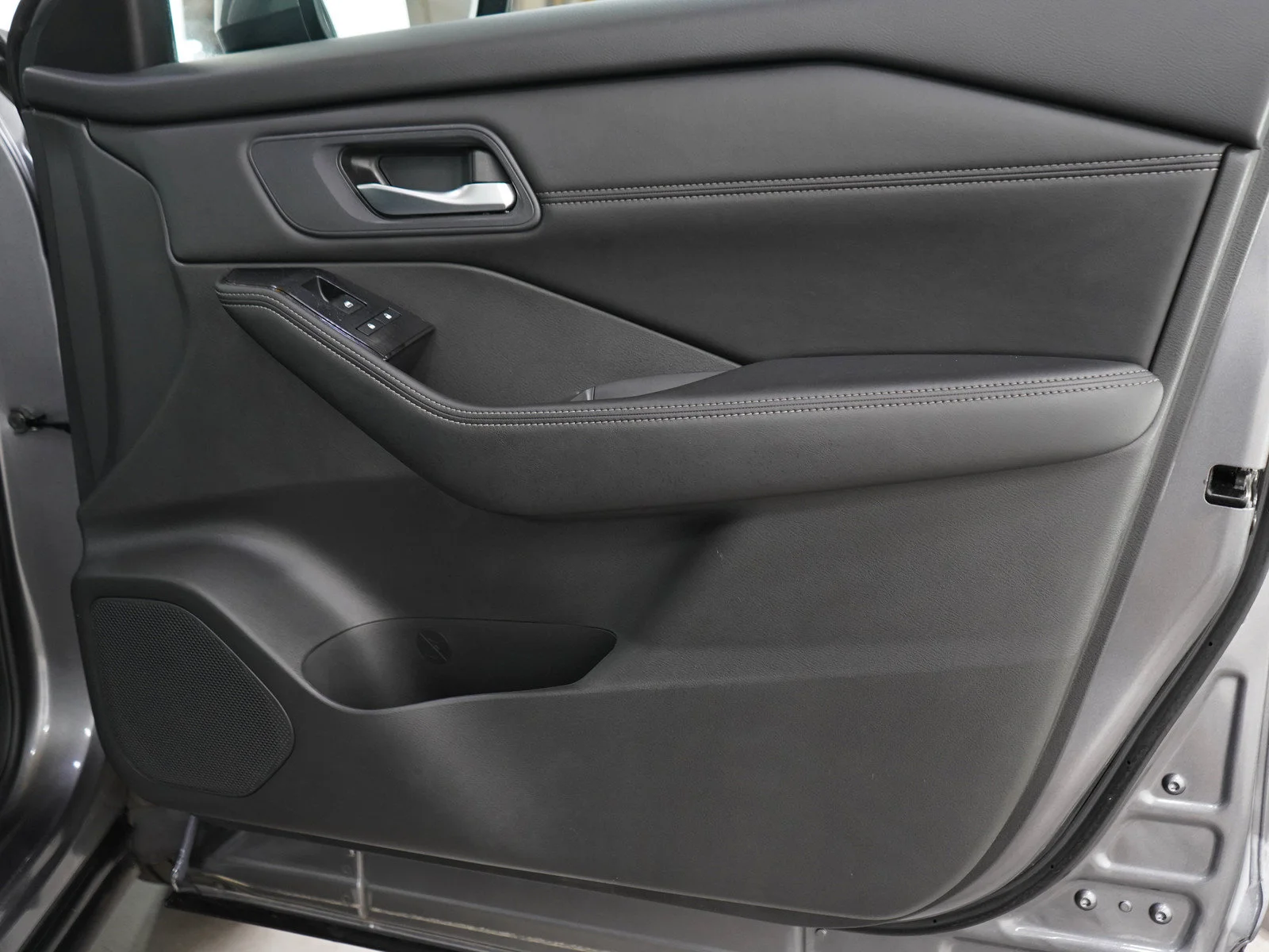 Used 2024 Gun Metallic Nissan SV image 9