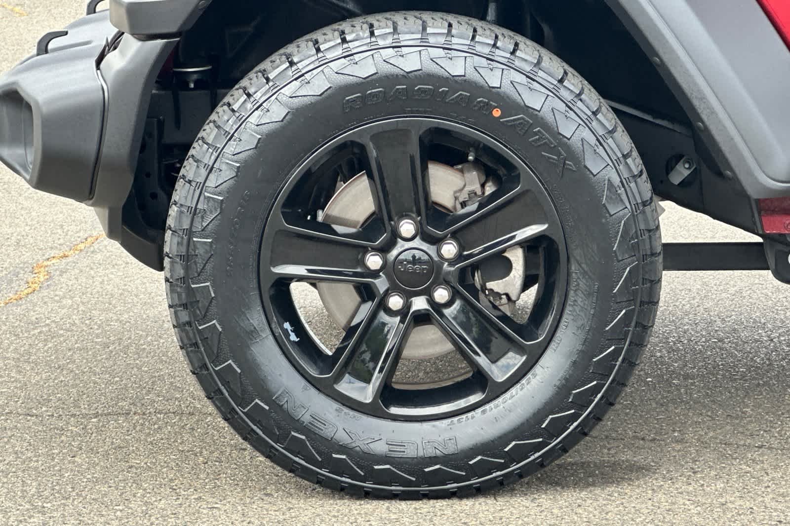 Used 2022 Snazzberry Pearlcoat Jeep Unlimited Sport Altitude image 31