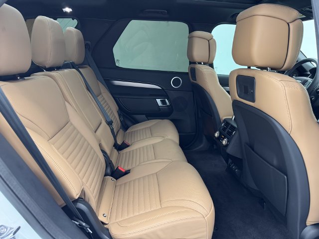 Used 2024 Fuji White Land Rover Dynamic SE image 19