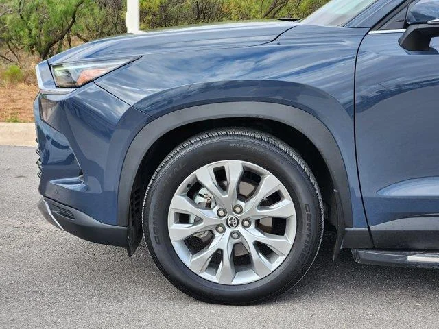 Used 2025 Storm Cloud Toyota Limited Front-Wheel Drive image 5