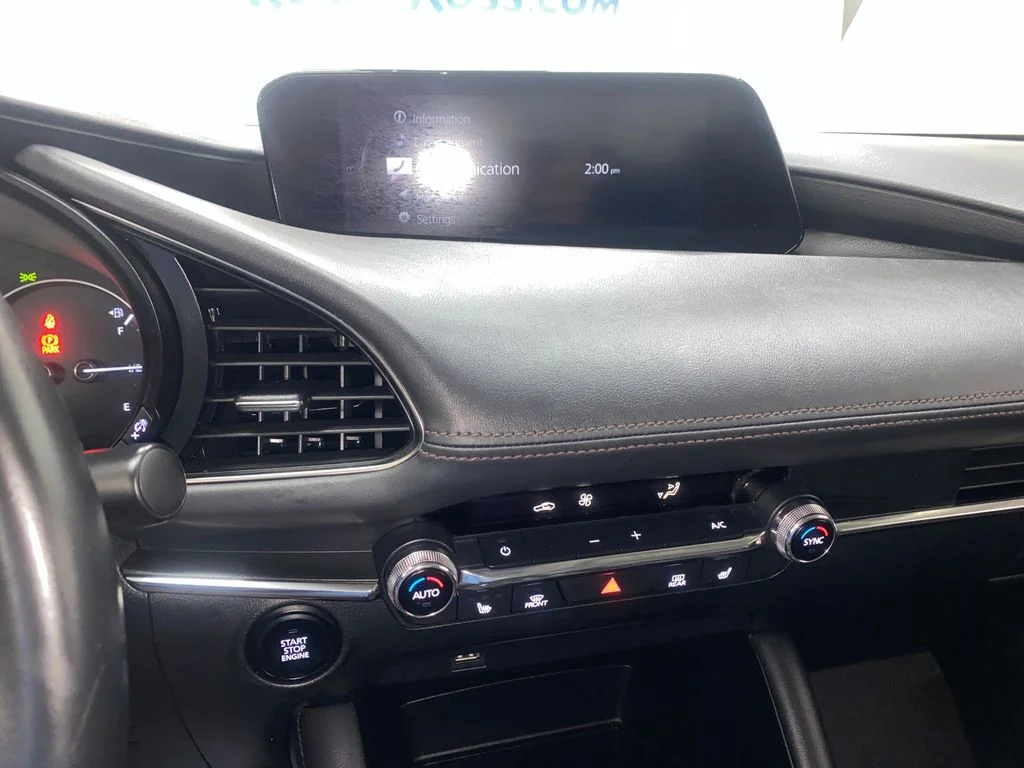 Used 2020 White Mazda Preferred image 25