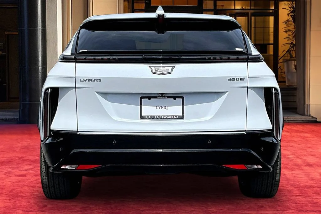 New 2026 Vibrant White Tricoat Cadillac Luxury image 5
