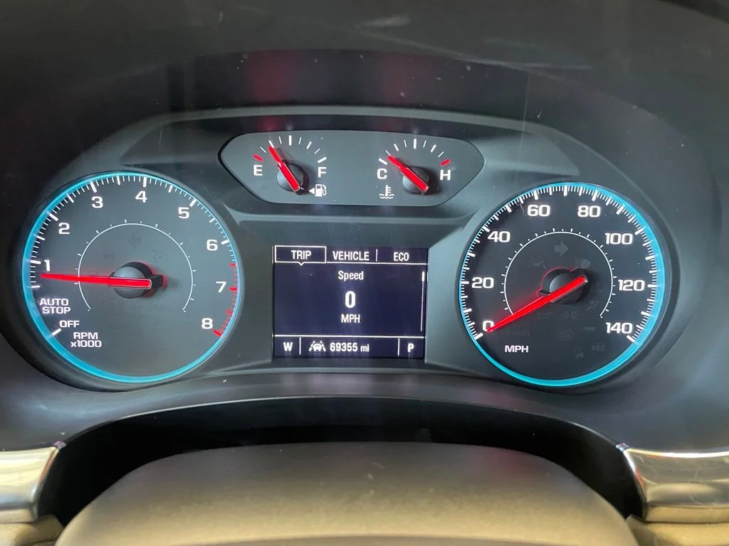 Used 2022 White Chevrolet LS image 7
