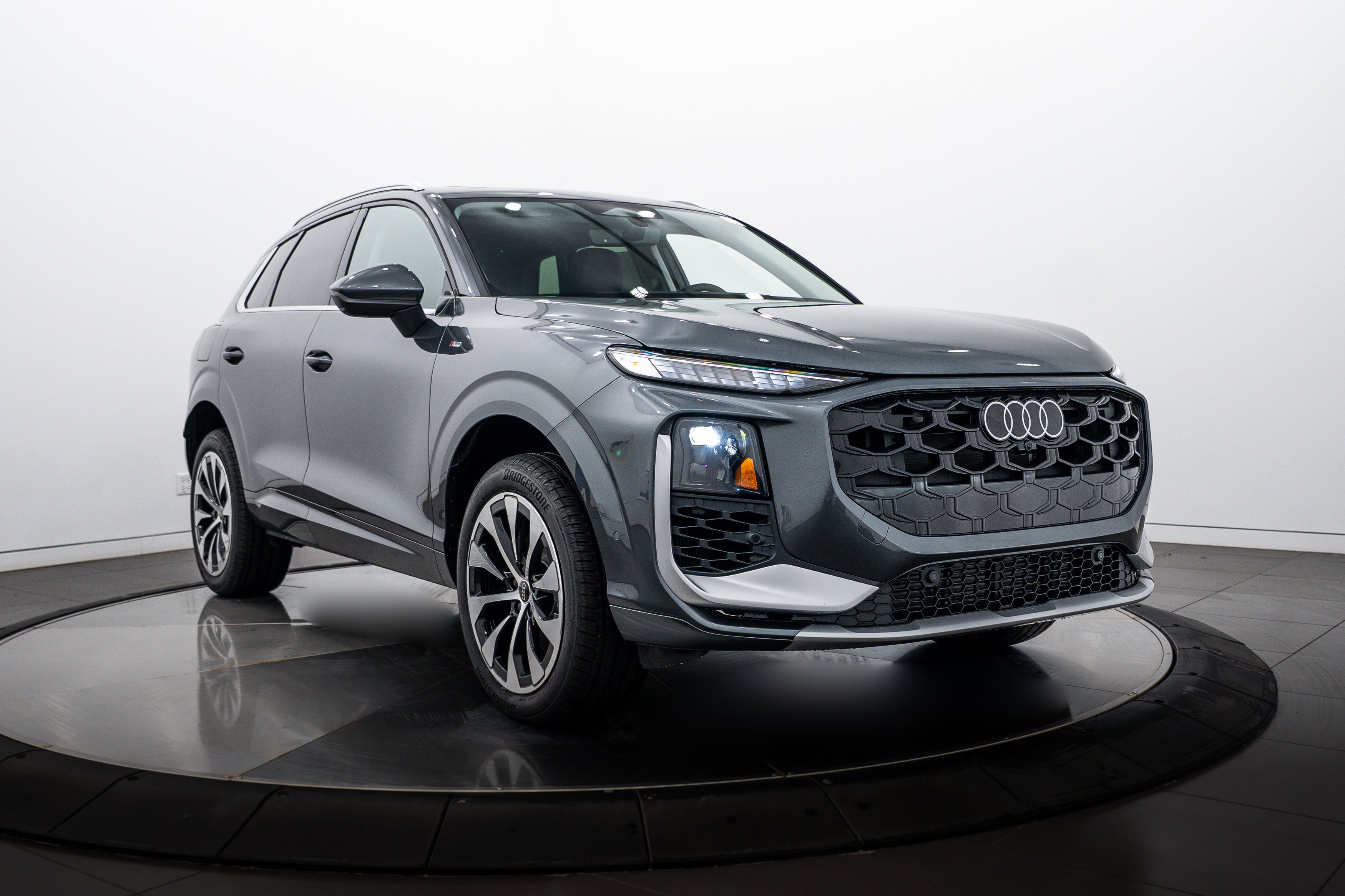New 2026 Daytona Gray Audi S line image 2