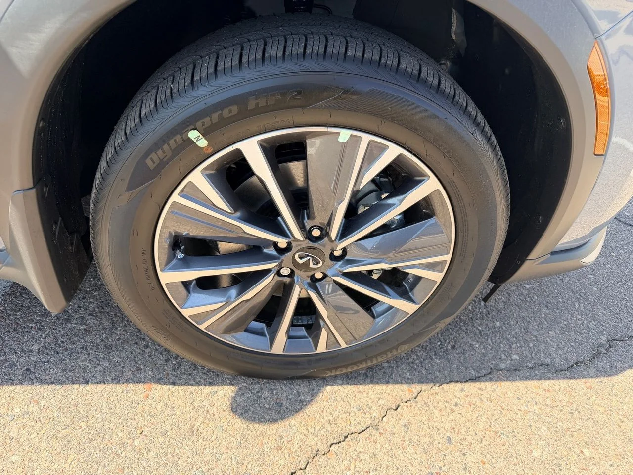 New 2027 HARBOR GRAY INFINITI Luxe FWD image 10