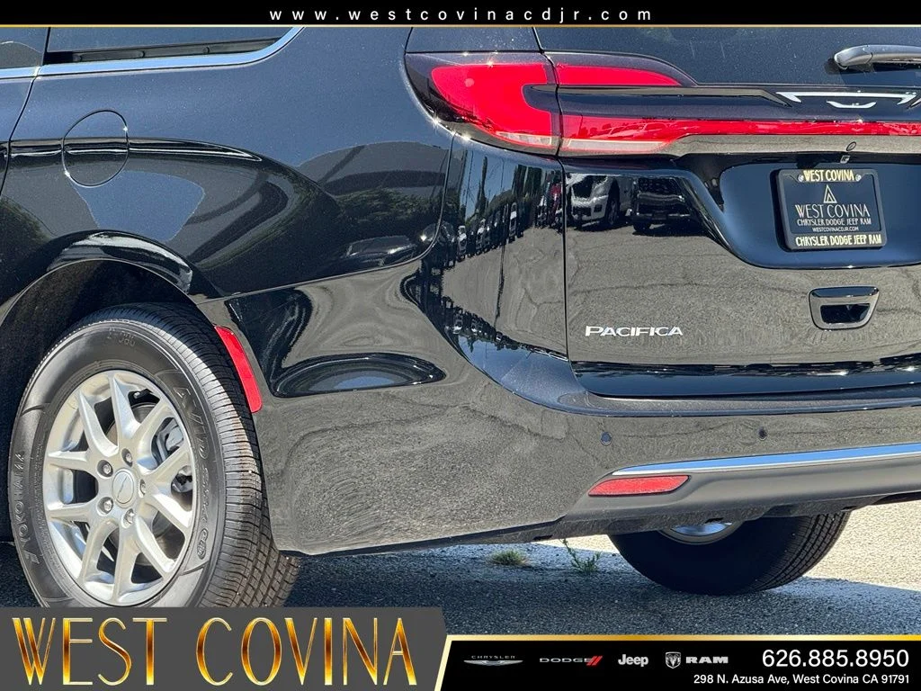 New 2027 Diamond Black Crystal Pearl-Coat Exterior Paint Chrysler Select image 13