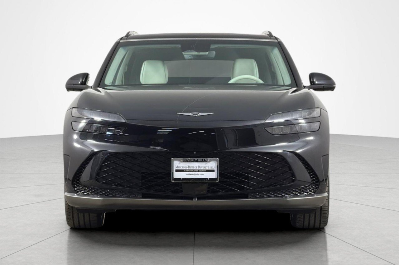 Used 2023 BLACK Genesis Performance image 8