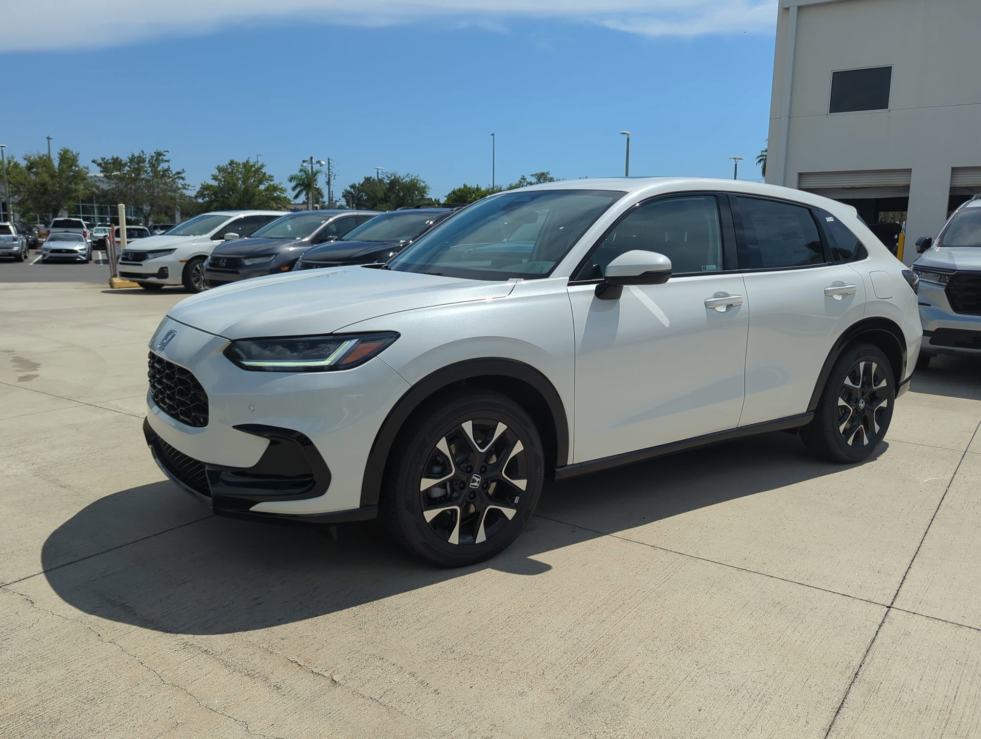 New 2027 Platinum White Pearl Honda EX-L image 10