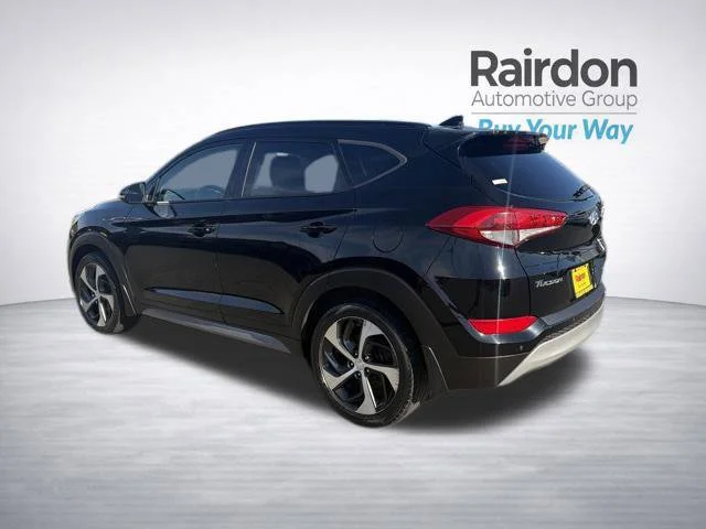 Used 2018 Black Noir Pearl Hyundai Value image 5