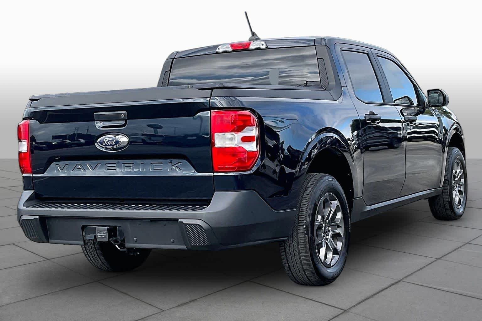 Used 2022 Alto Blue Tinted Clearcoat Metallic Ford XLT image 13