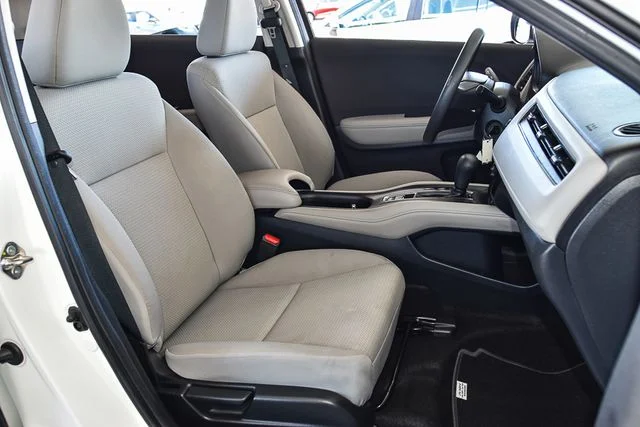 Used 2020 White Honda LX image 25