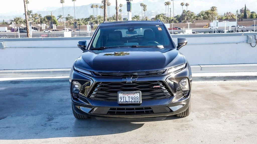 Used 2025 Black Chevrolet RS image 3