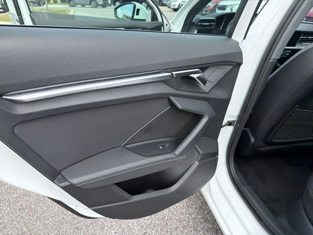 Used 2024  Audi 40 Premium image 17