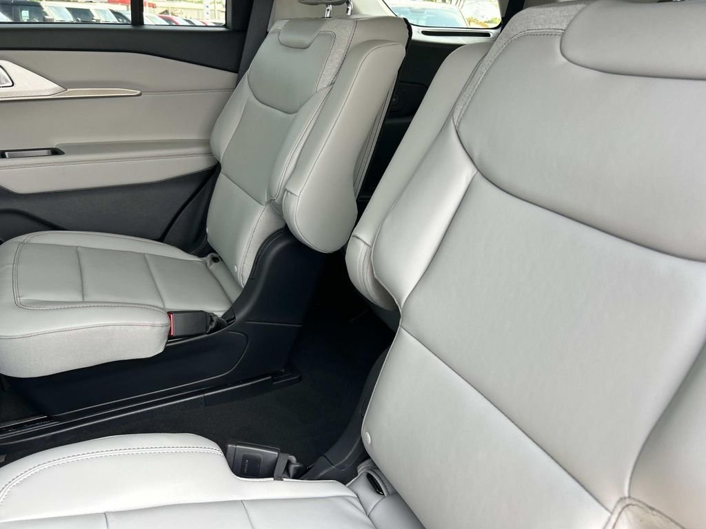 New 2026 Carbonized Gray Metallic Ford Active image 18