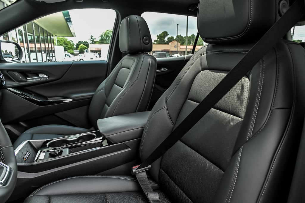 2027 Chevrolet Equinox LT - Photo 10