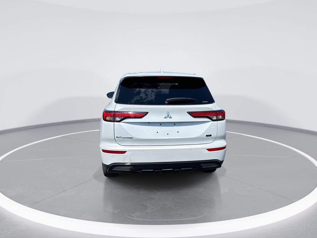 Used 2024 White Mitsubishi SE image 7