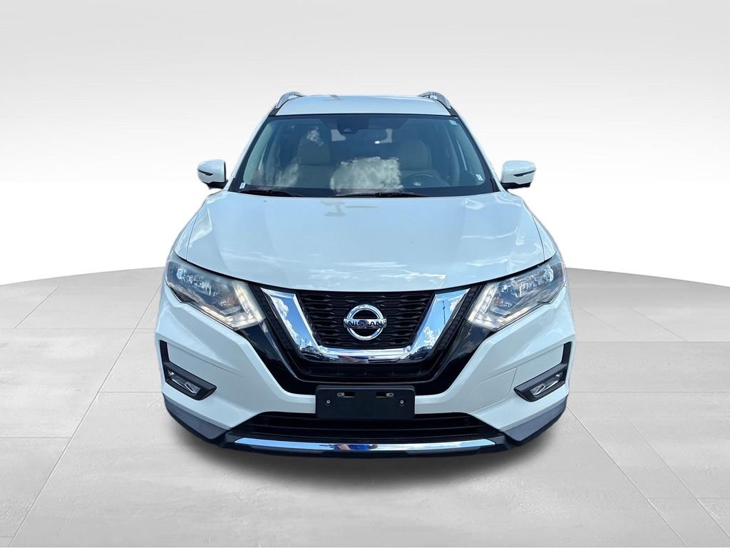 Used 2017 White Nissan SL image 8