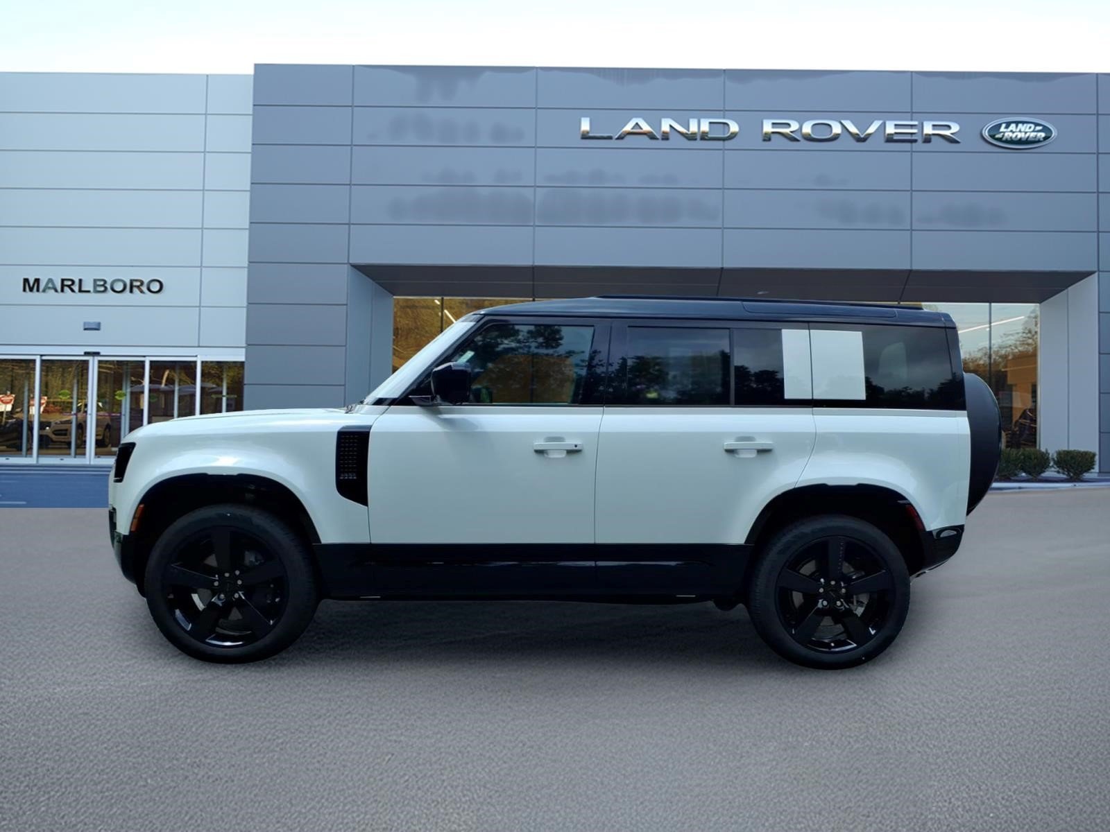New 2026 Fuji White LAND ROVER X-Dynamic SE image 6