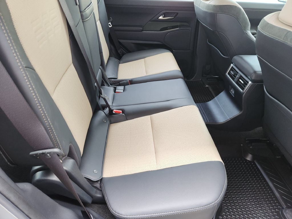 Certified Used 2025 Incognito Lexus 550 Overtrail image 31