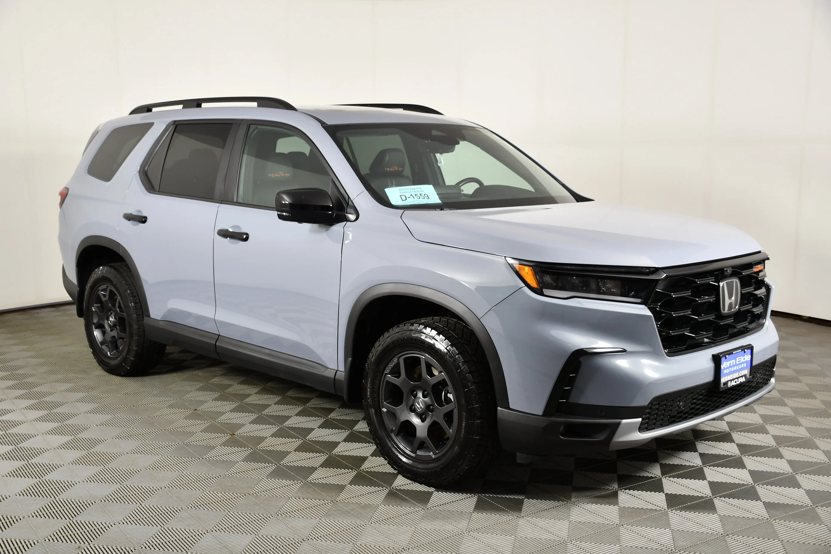 Used 2025 Sonic Gray Pearl Honda TrailSport image 4