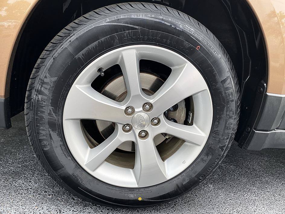 Used 2013 Caramel Bronze Pearl Subaru 2.5i Limited image 9