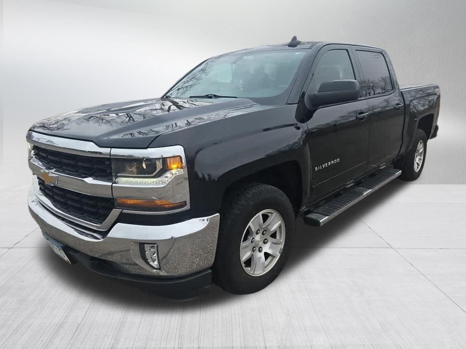 Used 2017 Chevrolet Silverado 1500 LT with VIN 3GCUKREC4HG214239 for sale in Brooklyn Center, MN