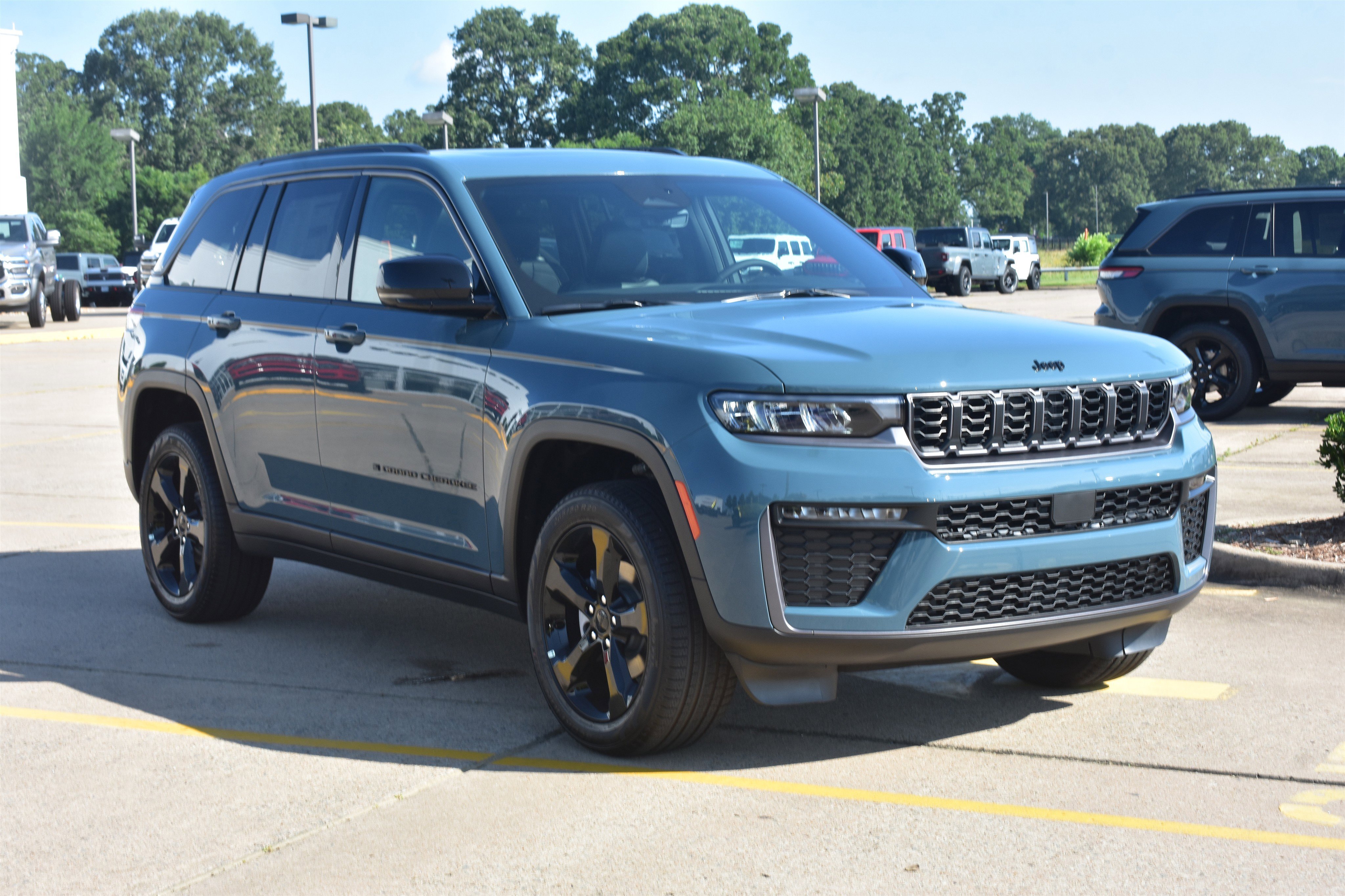 New 2026 Steel Blue Exterior Paint Jeep Limited image 3