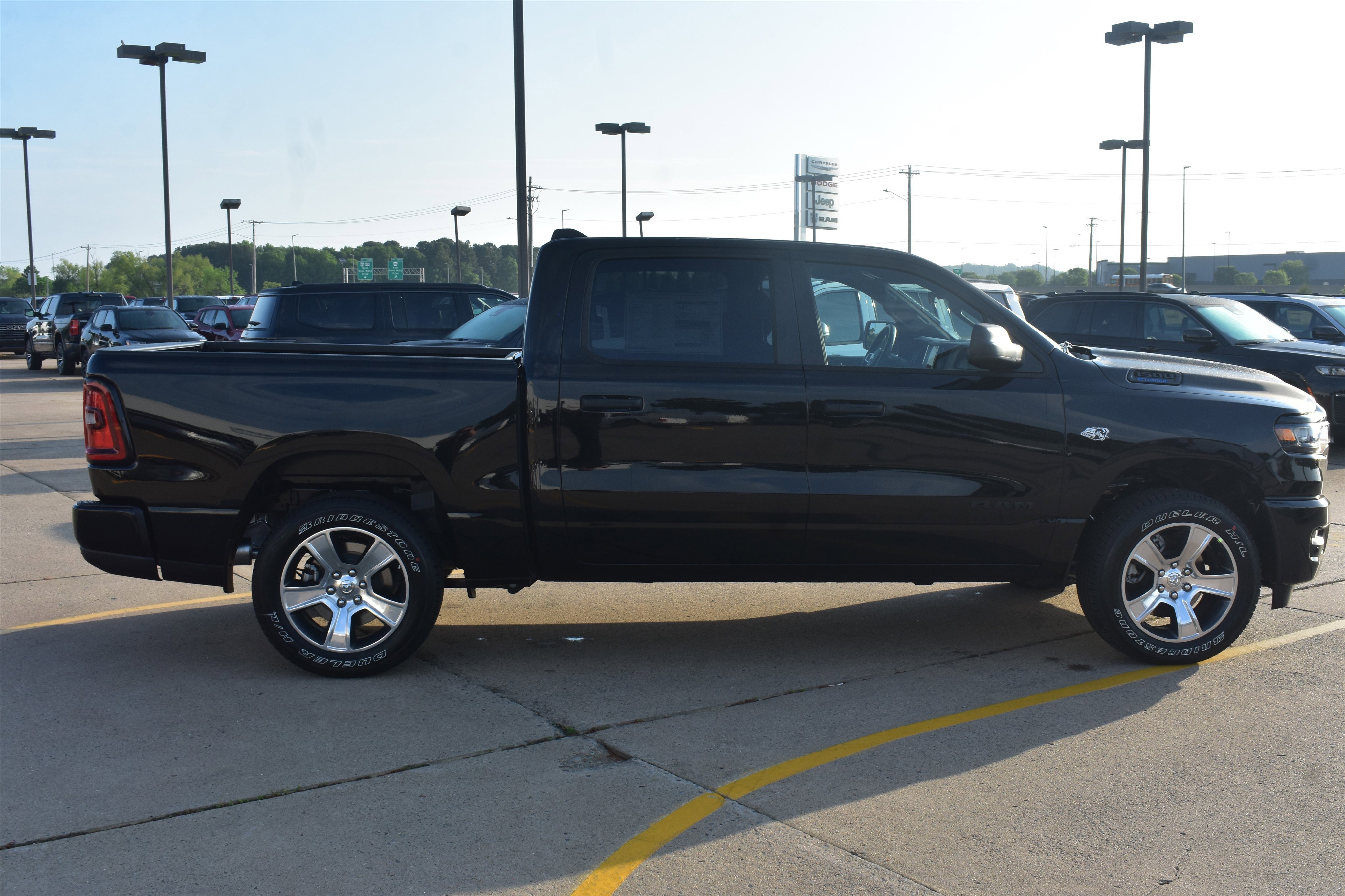 New 2026 Diamond Black Crystal Pearl-Coat Exterior Paint RAM Express image 4