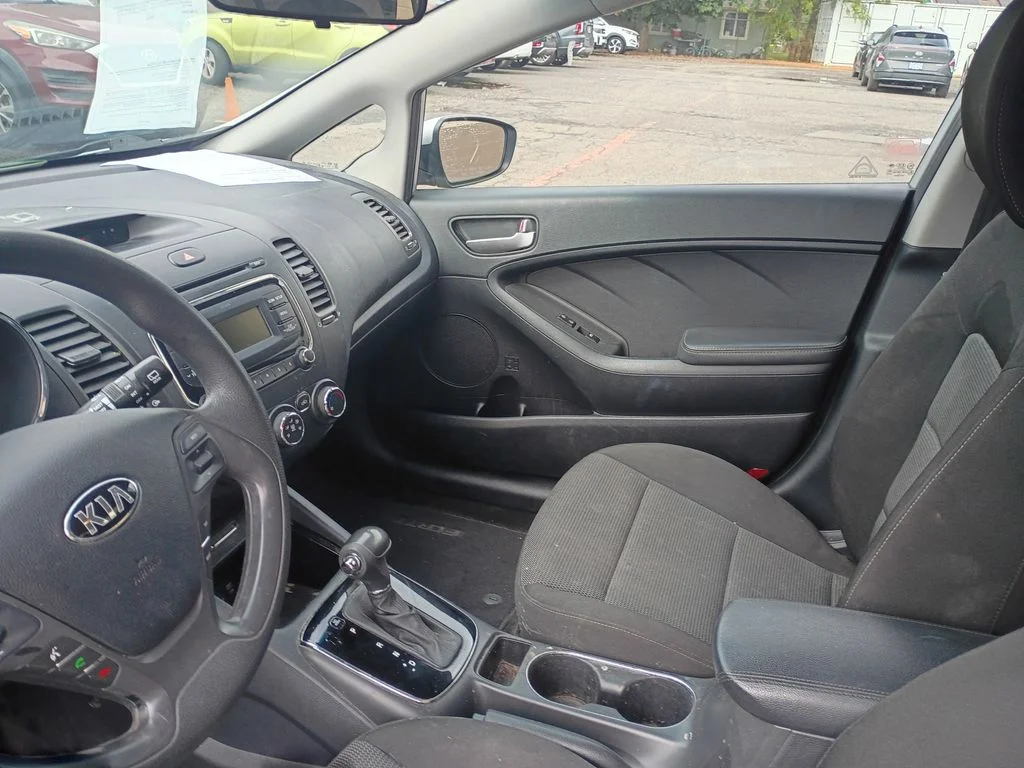 Used 2017 Silky Silver Kia LX image 20