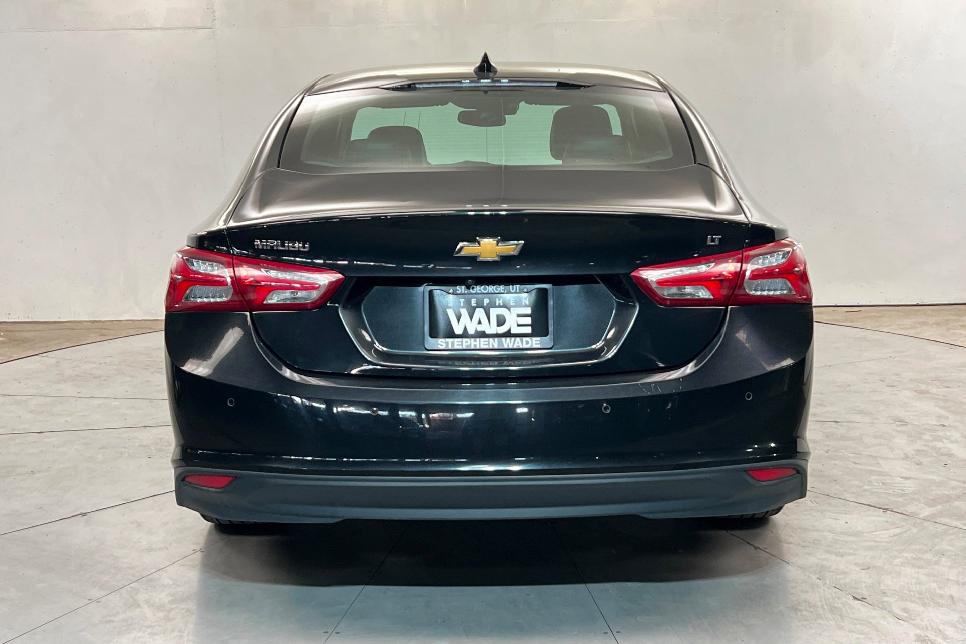 Used 2024 Mosaic Black Metallic Chevrolet LT image 5