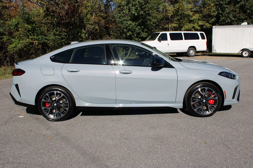 2026 BMW 2 Series M235 - Photo 9