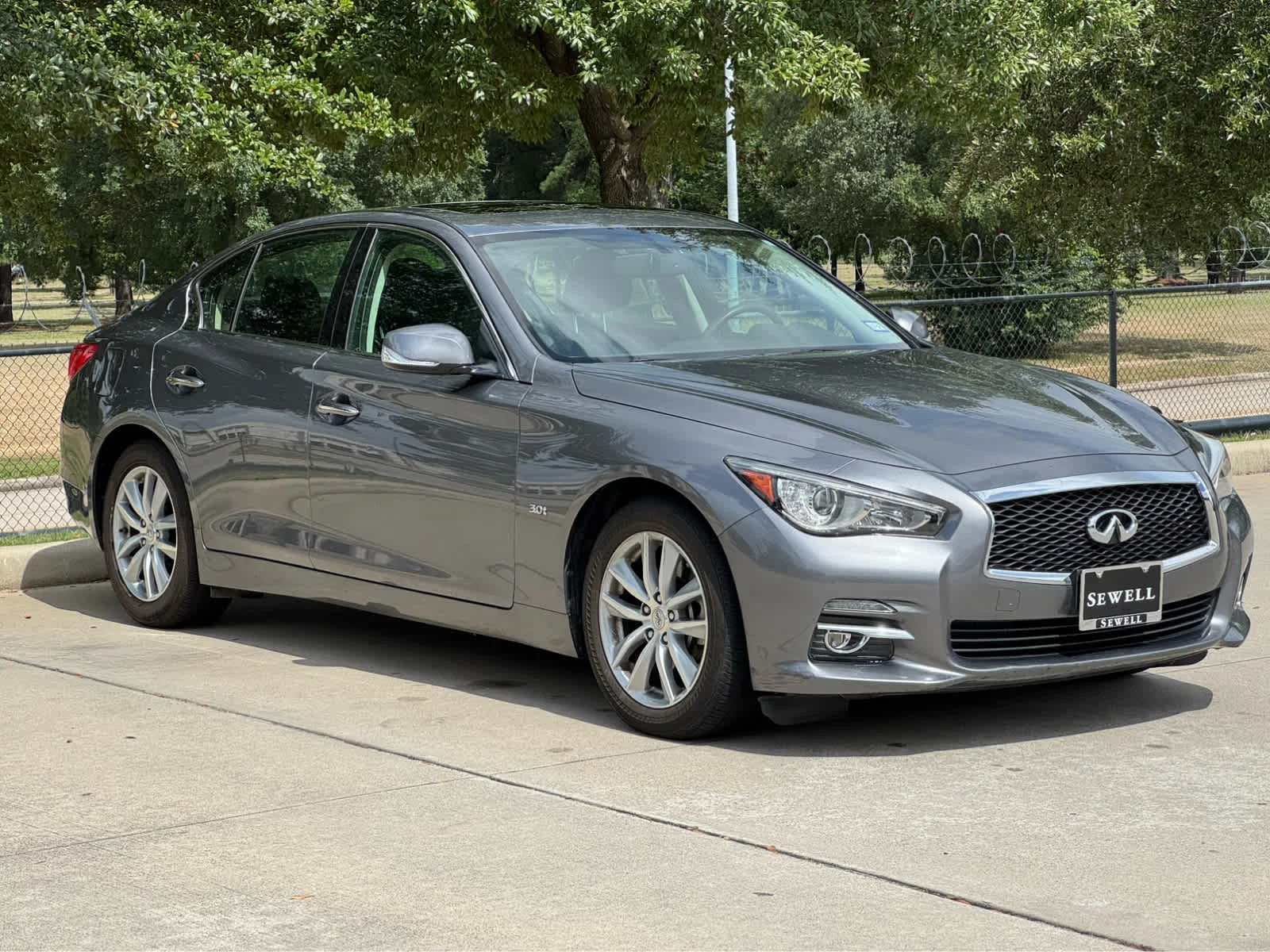 Certified Used 2016 Graphite Shadow INFINITI 3.0t Premium image 4