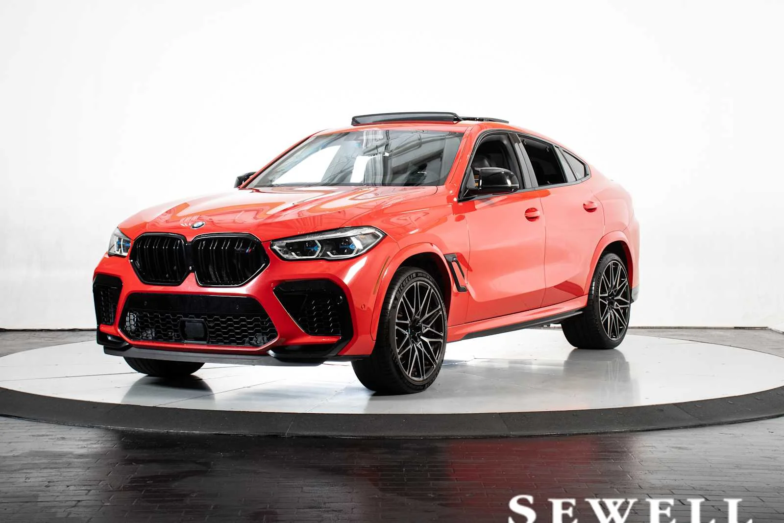 2021 BMW X6 M -'s photo