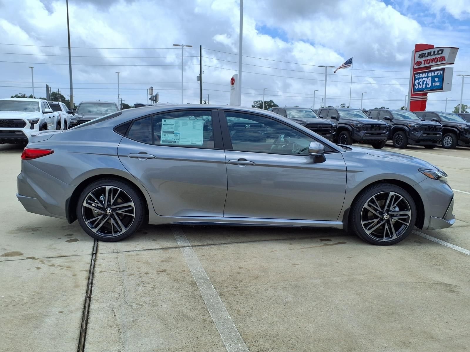 View vehicle photo 5