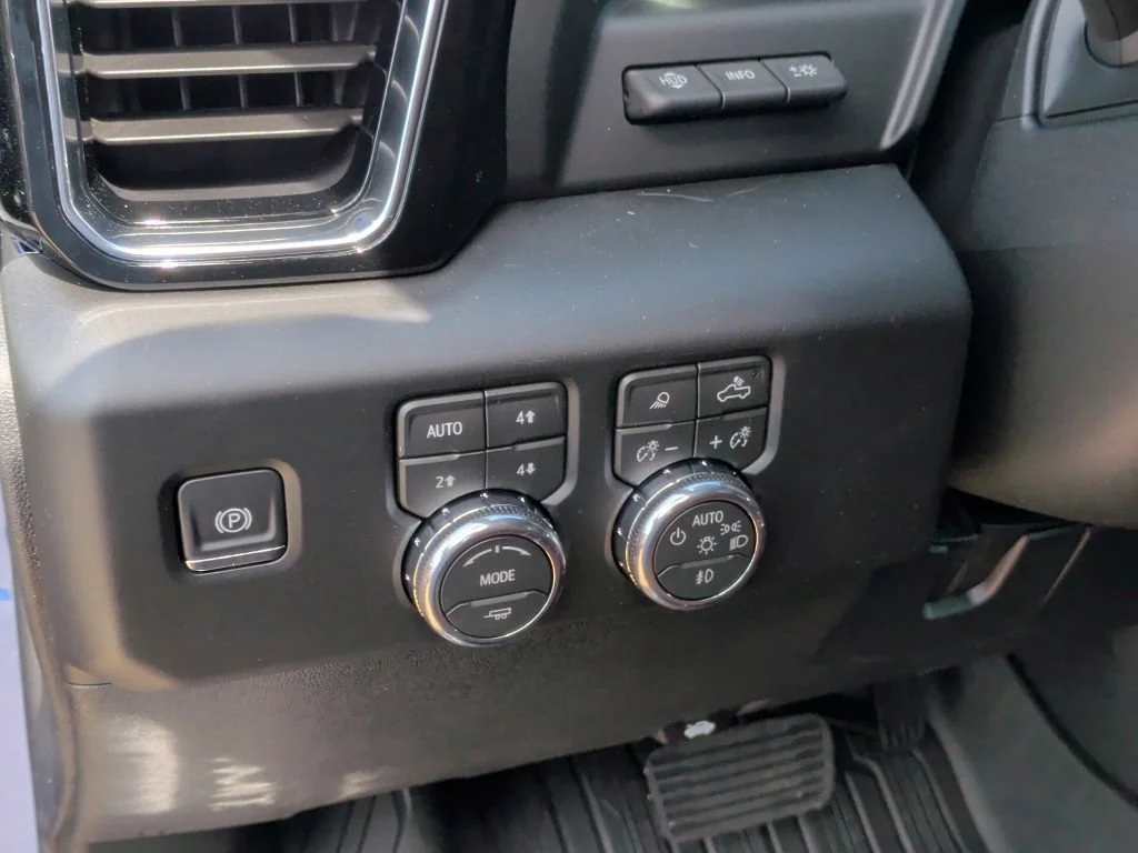 2026 GMC Sierra 2500HD Denali Ultimate - Photo 17