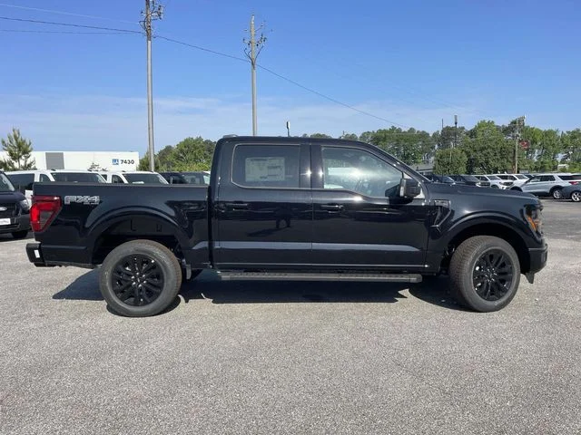 New 2026 Black Ford XLT image 2