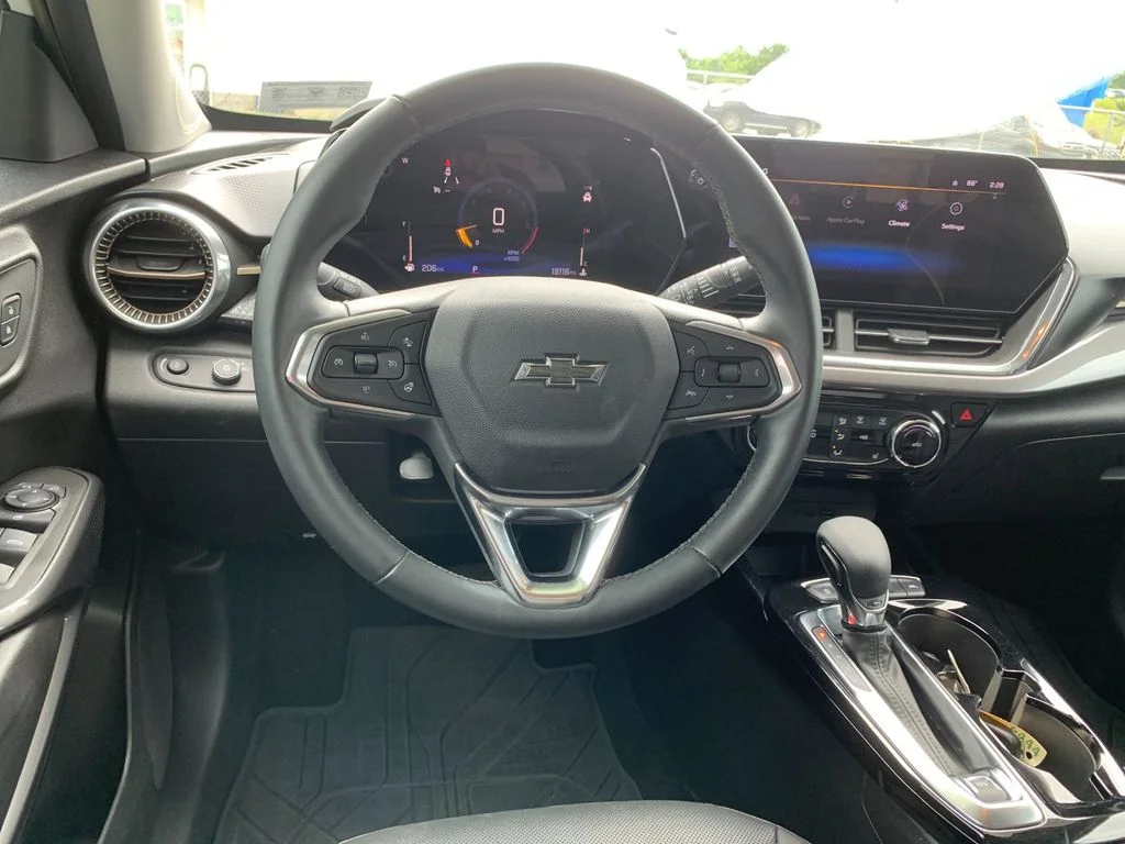 Used 2024 White Chevrolet ACTIV image 17
