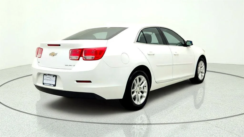 Used 2015 Summit White Chevrolet 4dr Sedan LT w/1LT image 5