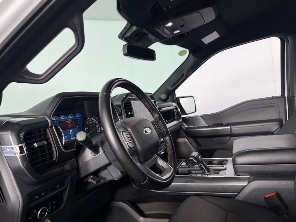 Used 2023 Oxford White Ford XLT image 20