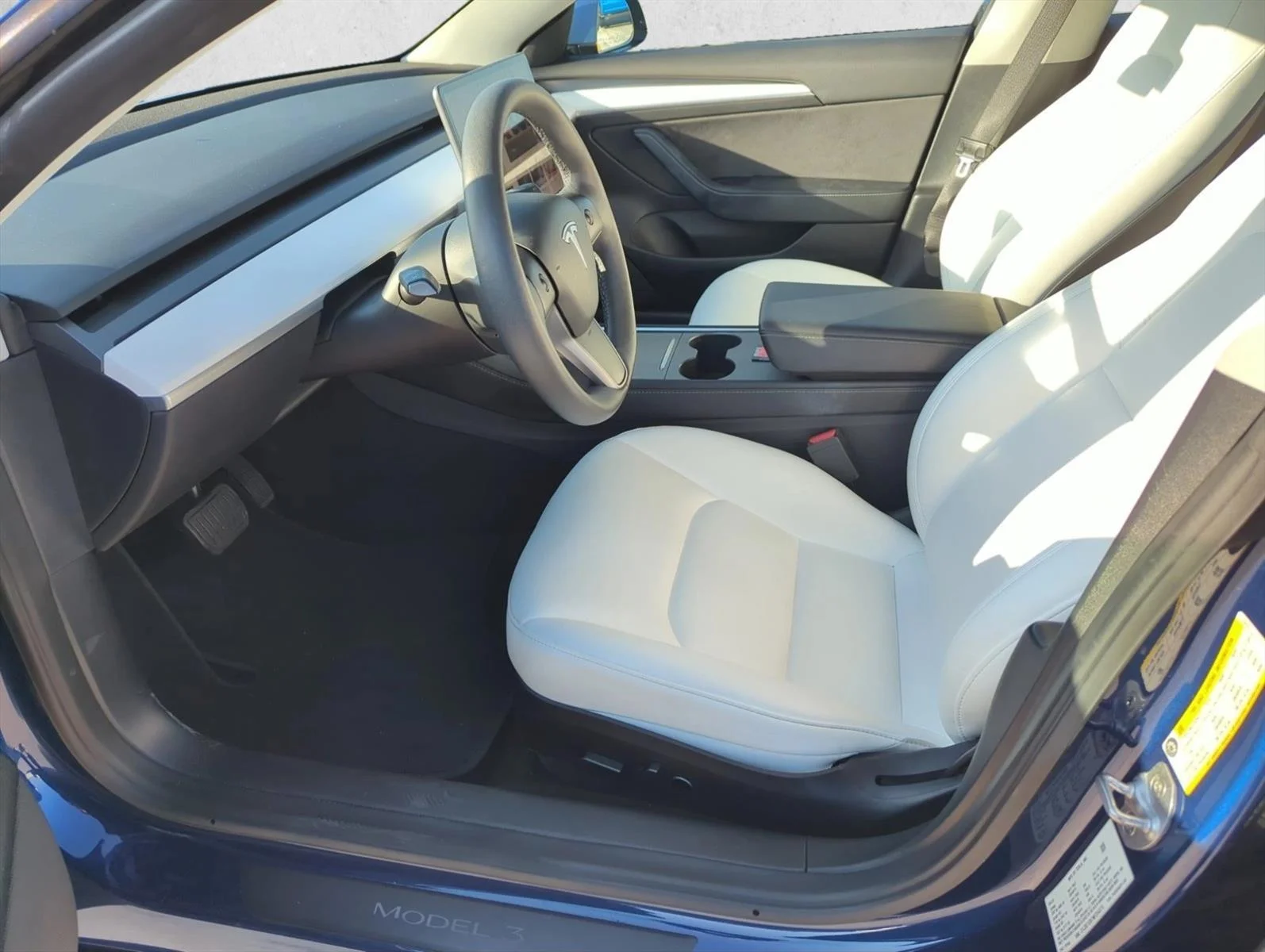 Used 2022 Blue Tesla Long Range image 11