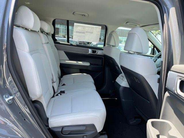 New 2026 Gray Hyundai SE FWD image 19