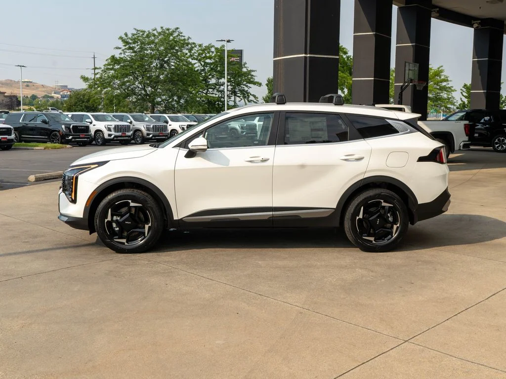 New 2026 Snow White Pearl Kia EX image 4