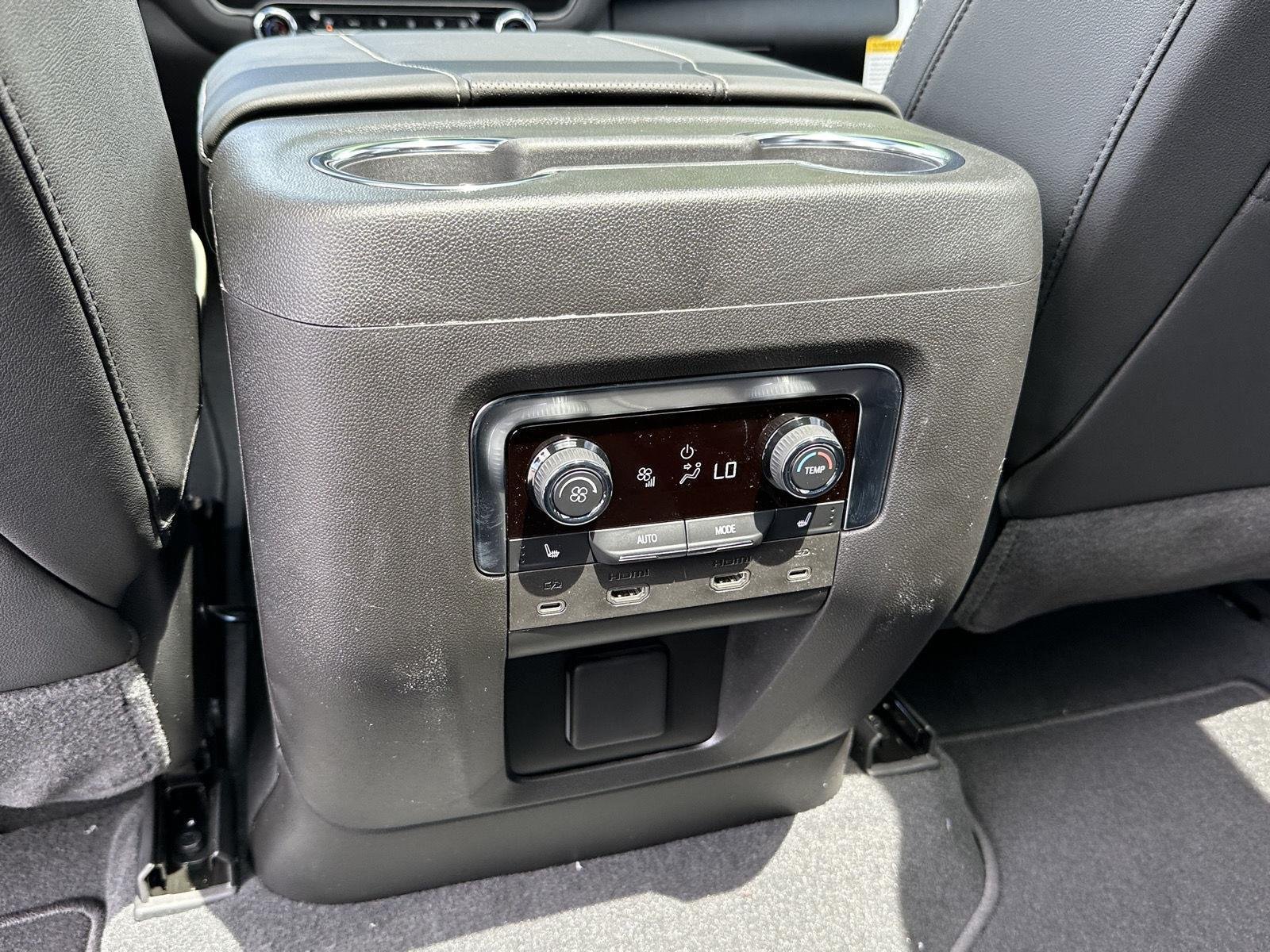 New 2026 Polar White Tricoat Chevrolet Premier image 22