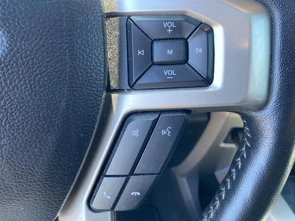 Used 2021 Iconic Silver/Carbonized Gray Ford Lariat image 14